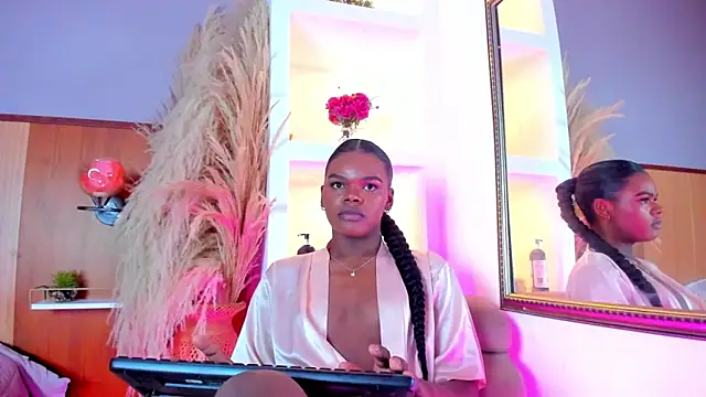 CamiEstrada online show from 01.26.25