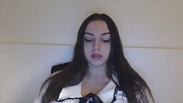 courtneyPerfect online show from 12.03.24