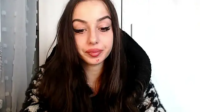 courtneyPerfect online show from 04.11.26