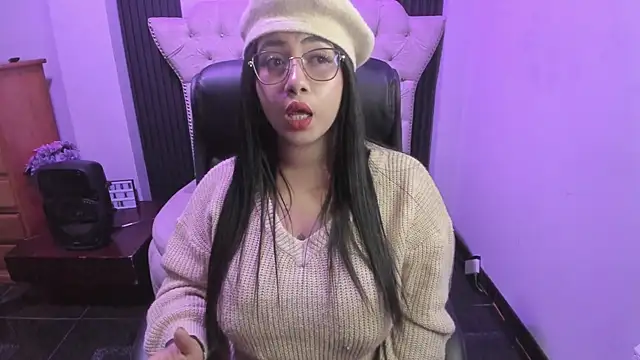 Snapshot of Sexy_cristall_ chatting on 07.14.26 Sexy cristall online show from 07.14.26