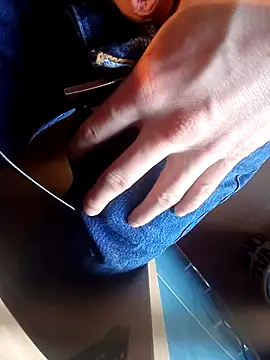 Snapshot of valou98 chatting on 03.04.26 valou98 online show from 03.04.26