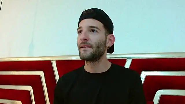 Snapshot of Christopher_saint chatting on 04.16.26 Christopher saint online show from 04.16.26