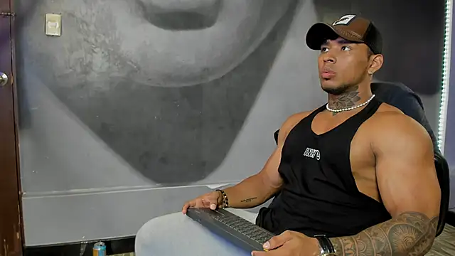 Snapshot of bradley_smith chatting on 01.15.25 bradley smith online show from 01.15.25