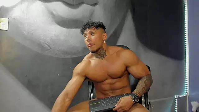 Snapshot of bradley_smith chatting on 01.26.25 bradley smith online show from 01.26.25