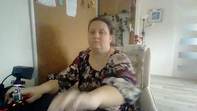 Snapshot of ReifeVenna chatting on 12.28.24 ReifeVenna online show from 12.28.24