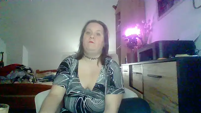 Snapshot of ReifeVenna chatting on 10.20.25 ReifeVenna online show from 10.20.25