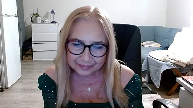 sofia xkiss online show from 02.28.25