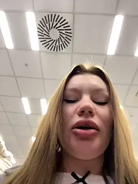 Snapshot of justmila chatting on 12.17.24 justmila online show from 12.17.24