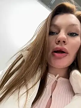 Snapshot of justmila chatting on 12.25.24 justmila online show from 12.25.24