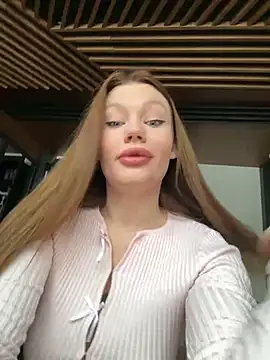 Snapshot of justmila chatting on 01.03.25 justmila online show from 01.03.25