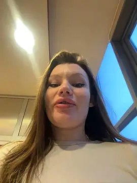Snapshot of justmila chatting on 01.21.25 justmila online show from 01.21.25