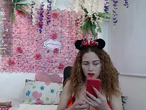 Snapshot of BLONDE_SEXYHOT chatting on 01.17.25 BLONDE SEXYHOT online show from 01.17.25