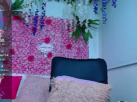 Snapshot of BLONDE_SEXYHOT chatting on 03.09.25 BLONDE SEXYHOT online show from 03.09.25