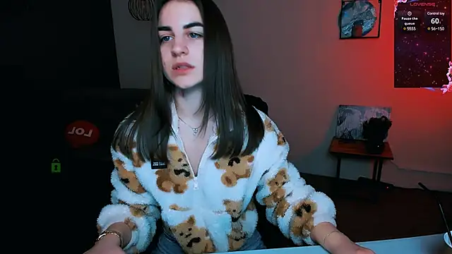 juli kisss online show from 01.28.25