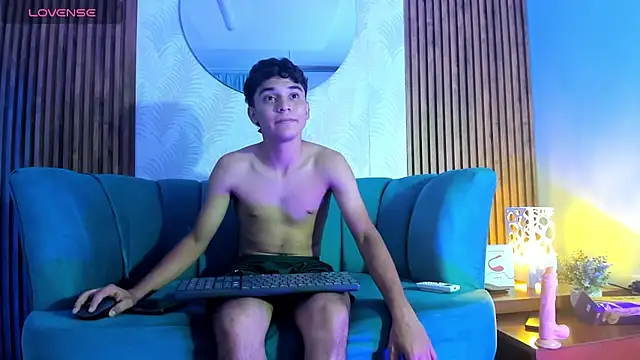 Snapshot of Austin_Cardieff chatting on 01.12.25 Austin Cardieff online show from 01.12.25