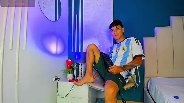 Snapshot of Austin_Cardieff chatting on 01.23.25 Austin Cardieff online show from 01.23.25