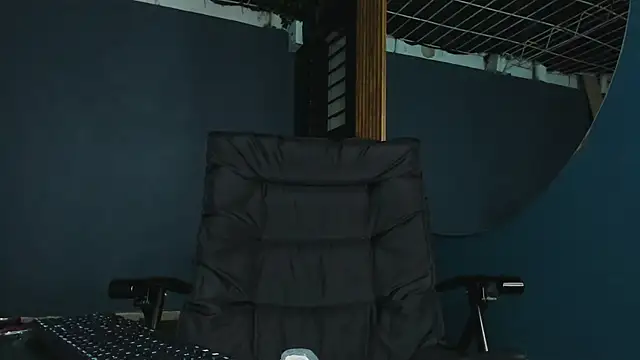 Snapshot of Austin_Cardieff chatting on 02.24.25 Austin Cardieff online show from 02.24.25