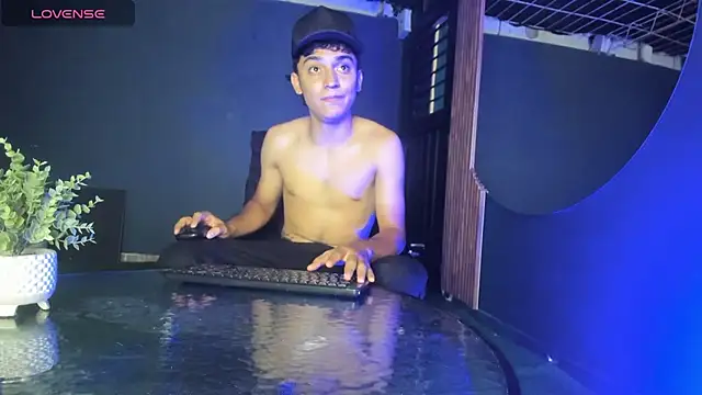 Snapshot of Austin_Cardieff chatting on 02.26.25 Austin Cardieff online show from 02.26.25