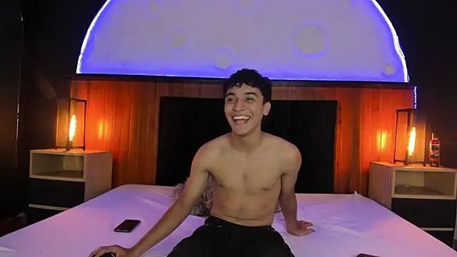 Snapshot of Austin_Cardieff chatting on 03.08.25 Austin Cardieff online show from 03.08.25