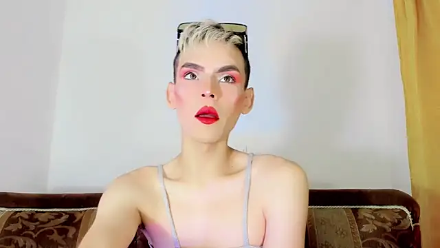 TatiGil online show from 10.11.25