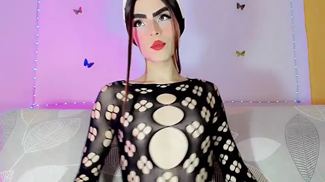 Snapshot of TatiGil chatting on 05.19.26 TatiGil online show from 05.19.26