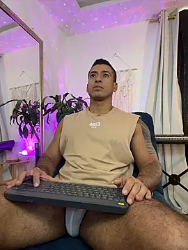 Snapshot of aaroncolombia chatting on 01.16.26 aaroncolombia online show from 01.16.26