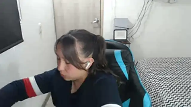 Skarlet Adams28 online show from 12.04.25