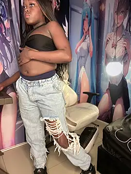 Snapshot of Thyana_LS chatting on 02.05.25 Thyana LS online show from 02.05.25