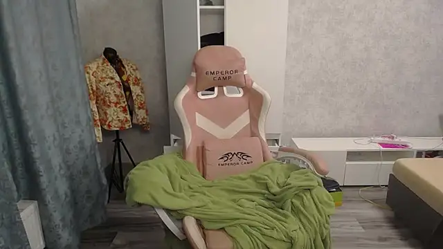 sweetserenity5 online show from 02.14.25