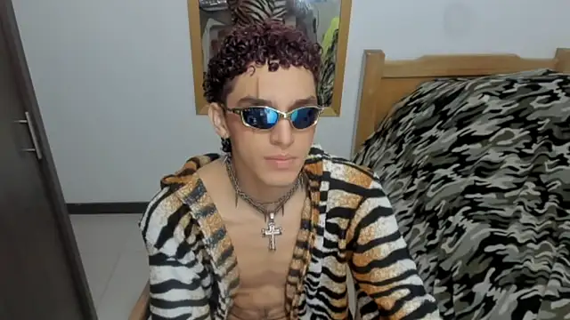 skinnypipe online show from 10.20.25