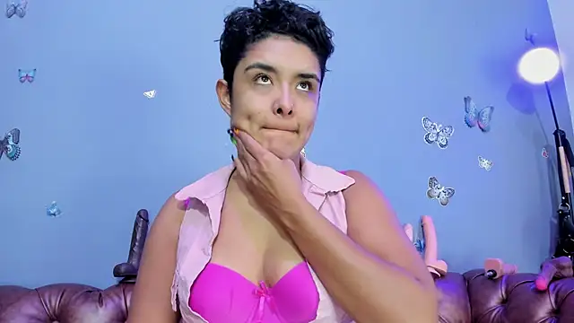 Kaira mosse online show from 11.05.25