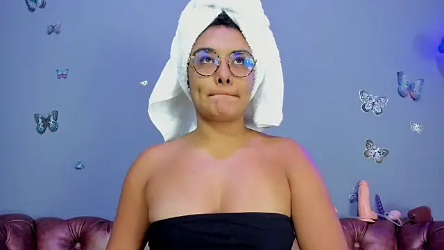 Kaira mosse online show from 11.29.25