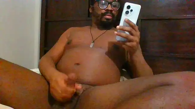 Snapshot of Hotcock100 chatting on 12.01.25 Hotcock100 online show from 12.01.25