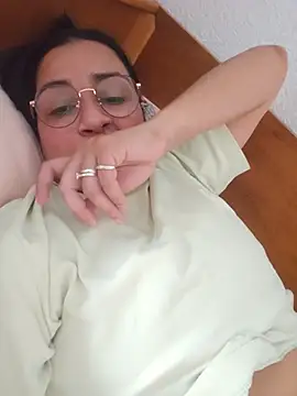 Snapshot of paulinaDiaz1 chatting on 06.18.26 paulinaDiaz1 online show from 06.18.26
