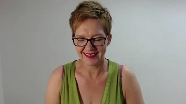 Snapshot of Sofie69Velvet chatting on 06.10.26 Sofie69Velvet online show from 06.10.26