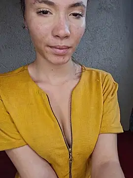 HelenHoltz online show from 11.15.25