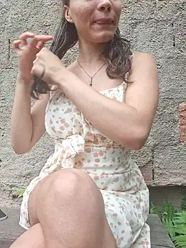 HelenHoltz online show from 11.23.25