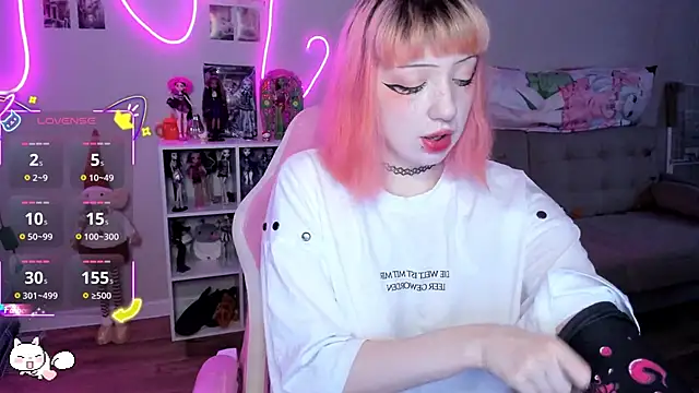 Snapshot of SweetieMollyy chatting on 11.07.25 SweetieMollyy online show from 11.07.25