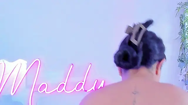 MaddyParisi online show from 03.08.25