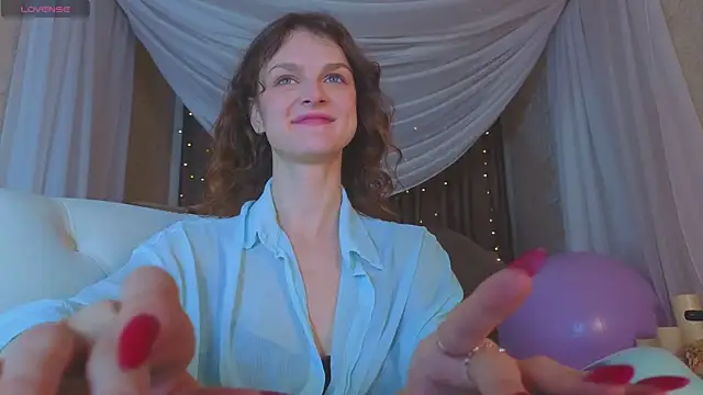 Snapshot of Soo_dreamy chatting on 11.17.25 Soo dreamy online show from 11.17.25