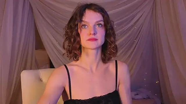 Snapshot of Soo_dreamy chatting on 11.30.25 Soo dreamy online show from 11.30.25