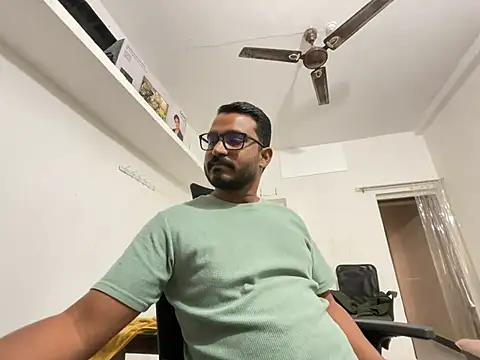 real meet girl finding in online show from 12.13.24