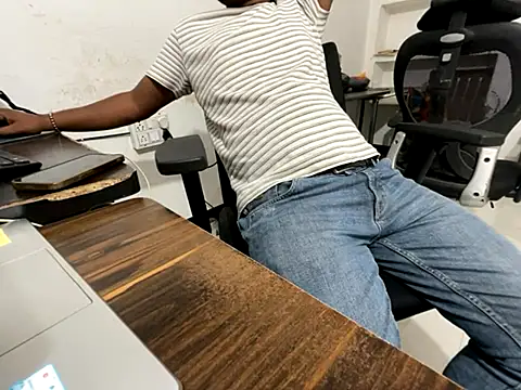 real meet girl finding in online show from 10.23.25