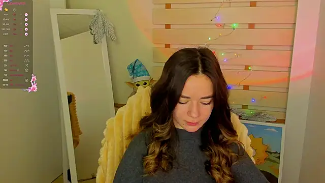 Snapshot of Bella_XO chatting on 12.25.24 Bella XO online show from 12.25.24
