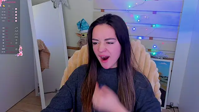 Snapshot of Bella_XO chatting on 12.29.24 Bella XO online show from 12.29.24