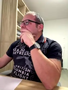 coupleLatinaLovers online show from 11.27.25