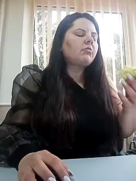 Snapshot of ValhallaXXL chatting on 01.24.25 ValhallaXXL online show from 01.24.25