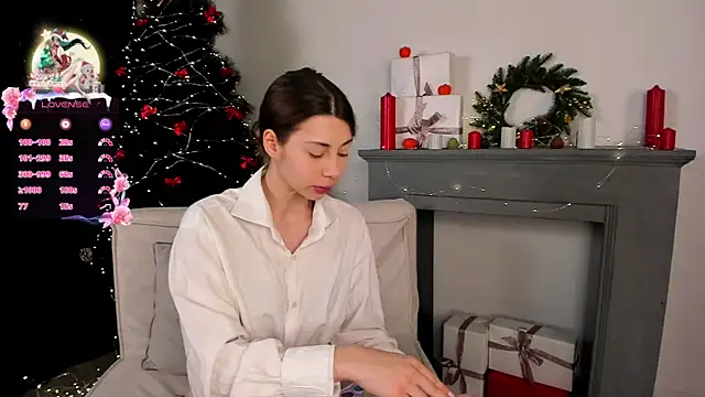 Snapshot of Lucutes chatting on 12.29.24 Lucutes online show from 12.29.24