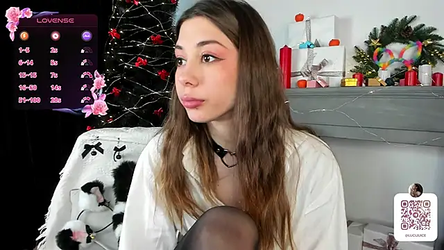 Snapshot of Lucutes chatting on 01.06.25 Lucutes online show from 01.06.25