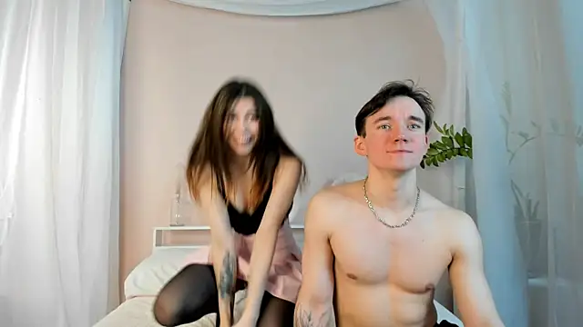 Snapshot of Lucutes chatting on 02.24.25 Lucutes online show from 02.24.25